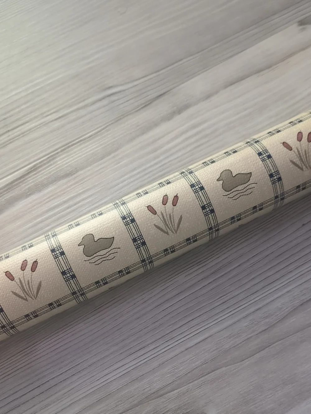 Vintage Duck & Cattail Wallpaper Remnant 21